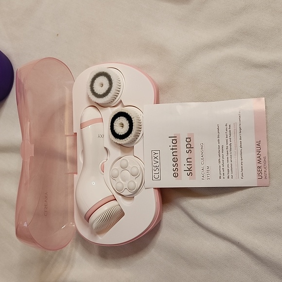 Four Piece Professional Grooming and Facial Cleansing System Set - Picture 3 of 17